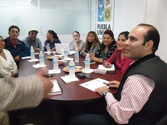 Aguilar Chedraui refrenda compromisos con líderes vecinales del distrito 15