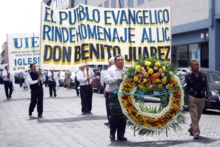 Iglesias Evangelistas de Puebla conmemoran natalicio de Benito Juárez