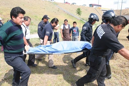 Hombre pereció tras volcar su camioneta en el Periférico Ecológico