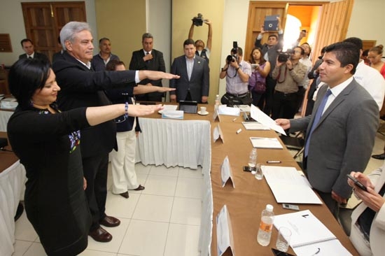 Edil de Puebla toma protesta a coordinadores de la ANAC