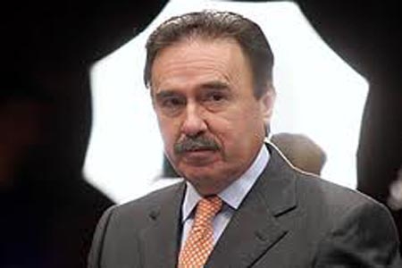 Perfilan a Emilio Gamboa Patrón como coordinador de senadores del PRI