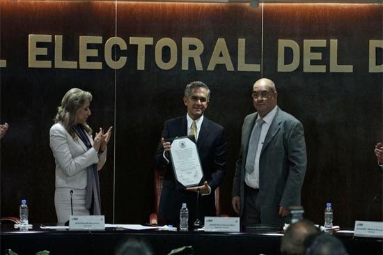 Miguel Mancera ya es jefe de Gobierno electo del DF