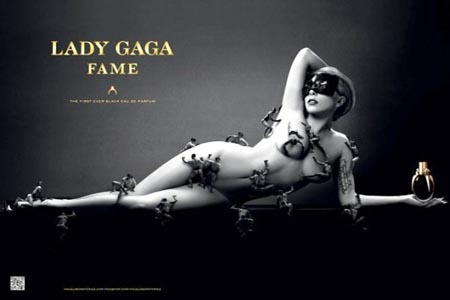 Lady Gaga se desnuda para promocionar su perfume