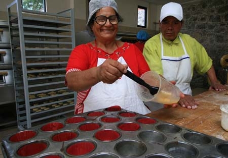 Casa del Abue; taller de pan ha producido 277 mil 510 piezas