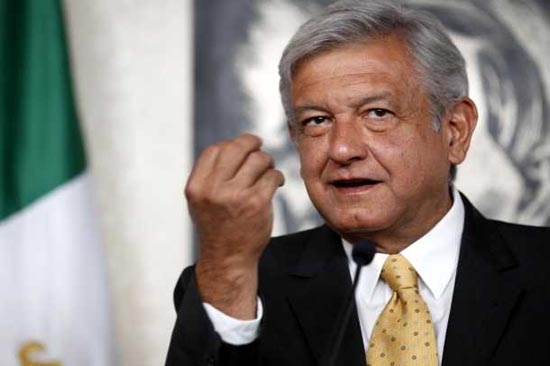 Ni plantones ni cierres de calles para defender la democracia: AMLO