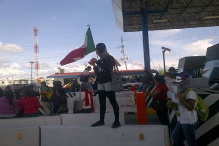 #YoSoy132 Puebla tomó caseta de autopista a Atlixco