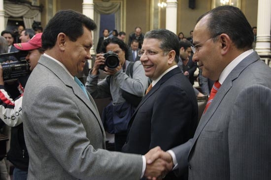 Enrique Doger abre fuego contra Compromiso por Puebla y critica unión entre PRD y PAN