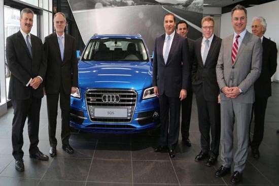 Gobernador de Puebla se reúne en Alemania con directivos de Audi