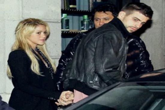 Shakira acepta su relación con Piqué