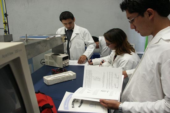 UDLAP recibió donación de 120 mil dólares en software de la empresa XIlinx