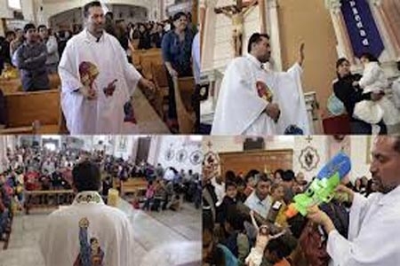 Sacerdote de Saltillo usa a súper héroes para atraer fieles