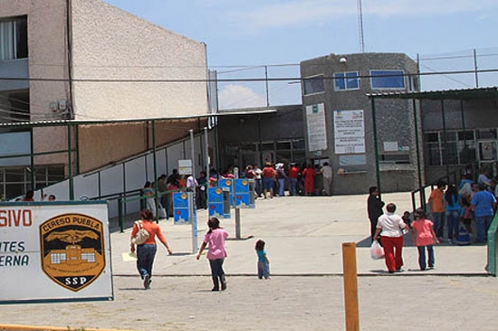 Hacinamiento, una de las deficiencias de penales en Puebla: CEDH