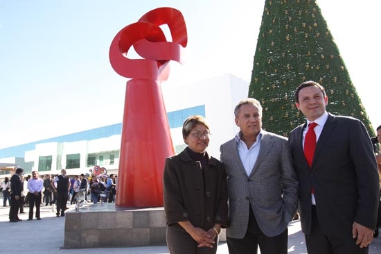 Complejo Cultural BUAP alberga nueva escultura de Sebastián