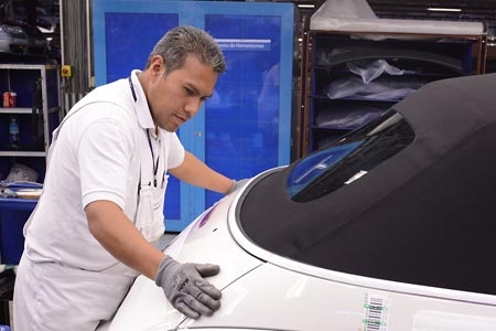 VW presentó nuevo Beetle Cabriolet en Auto Show de Los Ángeles