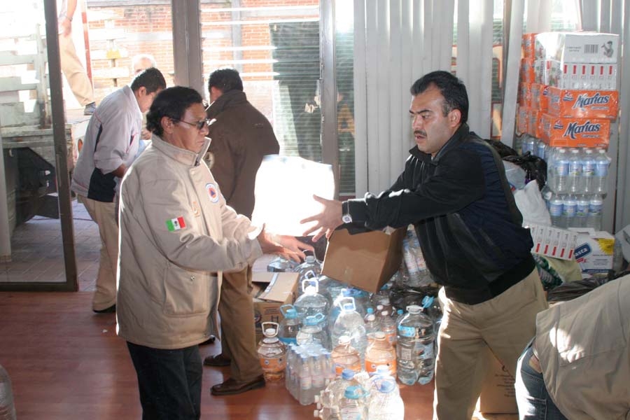 Puebla envía 42 toneladas de ayuda a damnificados de Veracruz