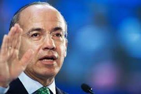 Felipe Calderón cobrará pensión de 215 mil pesos mensuales