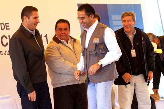 Lozano Alarcón se placea todo el fin de semana en Puebla