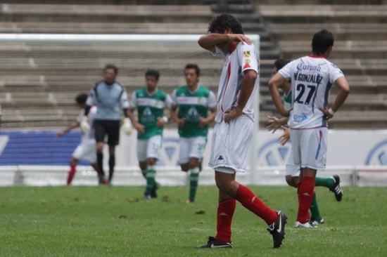 Lobos BUAP cayó 2-1 ante León