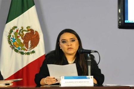 SEP no reconoce a ex vocera de Calderón como titulada