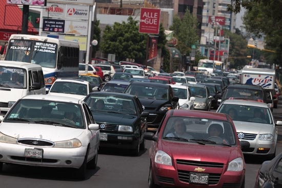 Roban 7 autos al día en Puebla Capital; 2 con violencia