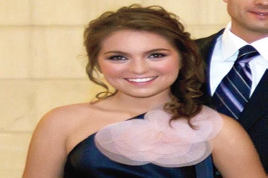Hija de Angélica Rivera, a la pantalla chica