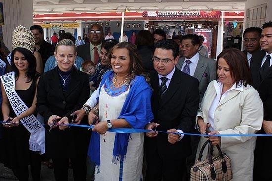 Dolores Parra inaugura la 61 Feria de San Pedro Cholula