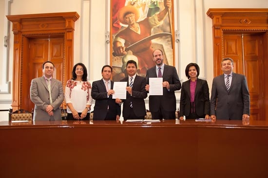 Ayuntamiento de Puebla recibe certificación crediticia “AA-” por parte de Fitch Ratings