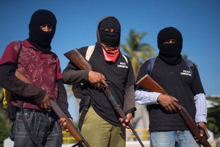 Policía comunitaria de Guerrero dispara a dos turistas del DF