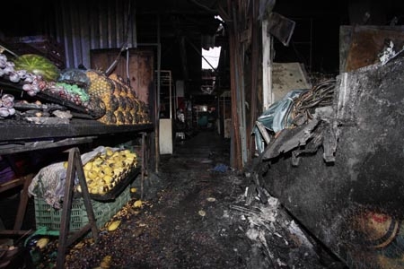 Incendio consume 80 locales del mercado 5 de Mayo