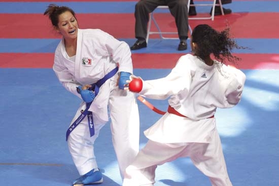 Karateca poblana consigue presea de plata en Juegos Centroamericanos