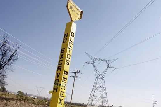 En Miahuatlán amagan con clausurar oficinas de Pemex por no pagar impuestos