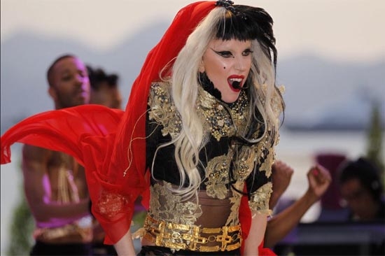 Lady Gaga rompe con glamour en Cannes