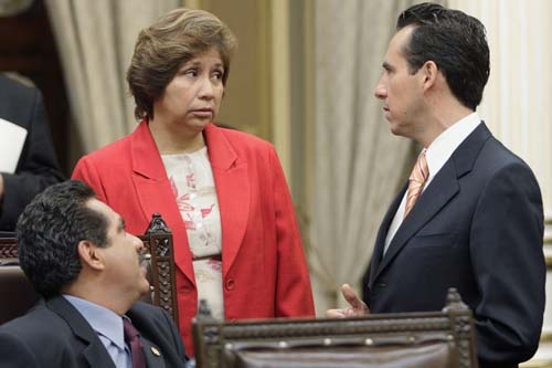 PAN calla ante conflicto de transporte; PRI respalda a Marín