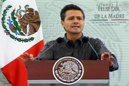 Reformas, el mejor regalo para las madres: Peña Nieto