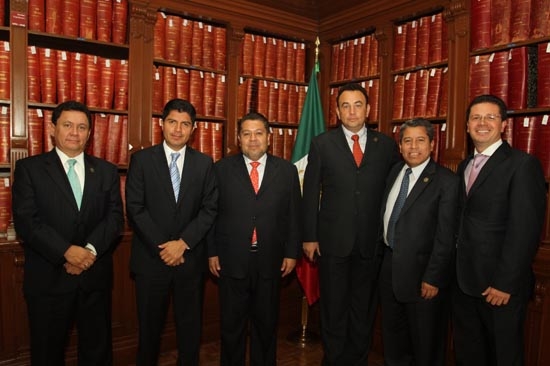 Eduardo Rivera sostuvo reunión con diputados del Panal