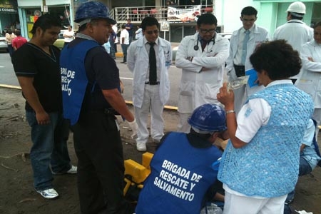 Simulacro de sismo en el ISSSTEP