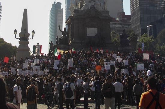 Marcha YoSoy132 en el DF para exigir liberación de presos