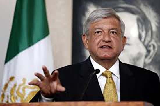 AMLO pide a gobierno y maestros agotar el diálogo