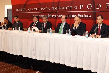 Presentan libro “30 Claves para entender el poder”, de Sánchez Galicia