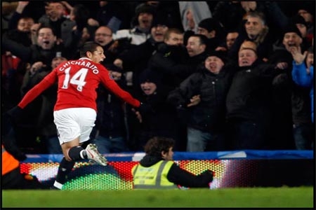 Chicharito anotó y dio el empate al ManU