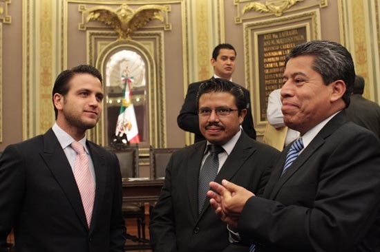¿Quién es el diputado poblano más faltista?