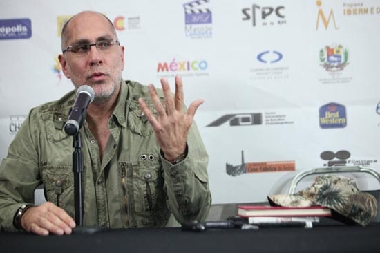 Guillermo Arriaga hará pareja con El Hijo del Santo