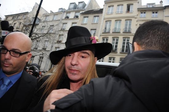 Diseñador estrella de Dior despedido por apología de Hitler