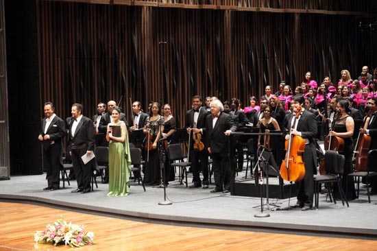 Orquesta Sinfónica de Puebla se presentó en Bellas Artes
