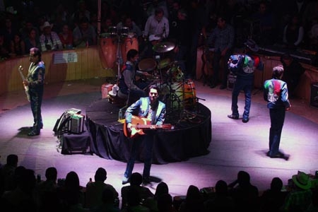 Los Tigres del Norte abarrotaron el escenario del palenque de la Feria de Puebla 2012