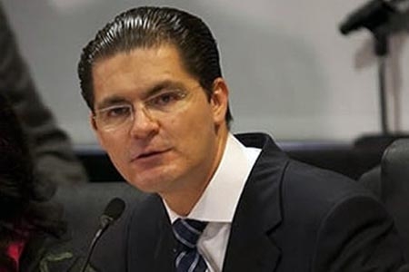Exdirector del ISSSTE, acusado de fraude por 300 mdp