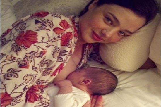 Miranda Kerr presenta a su bebé