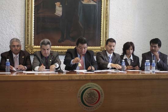 Congreso enconado por bodas gay; UPAEP y Anáhuac en contra