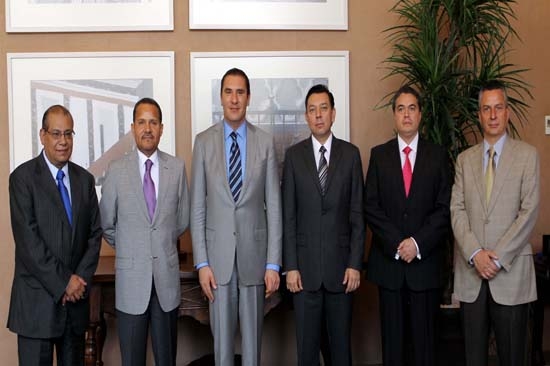 Moreno Valle signa convenio con Fepade