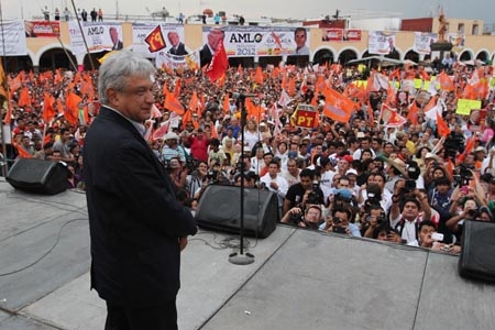 AMLO en Puebla: sus seguidores repudian a Bartlett